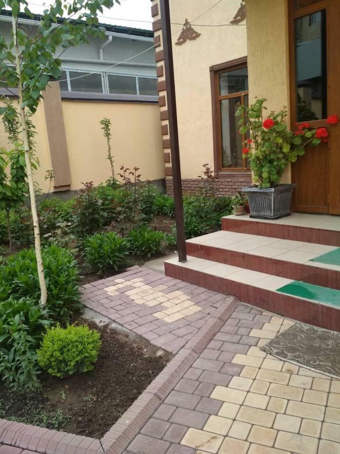 Medi Guest House Osh Buitenkant foto