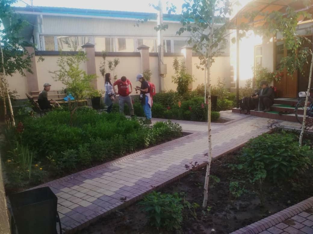 Medi Guest House Osh Buitenkant foto