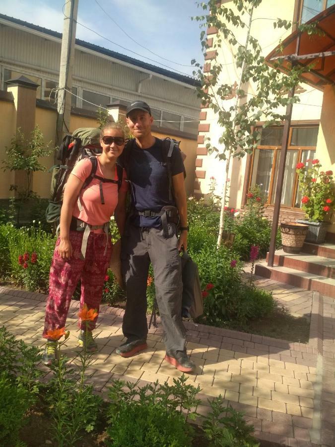 Medi Guest House Osh Buitenkant foto