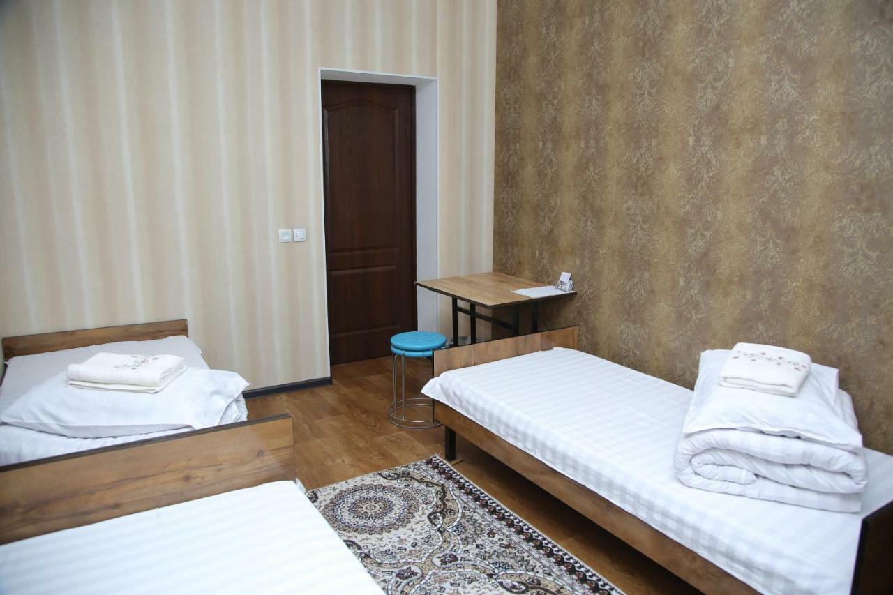 Medi Guest House Osh Buitenkant foto