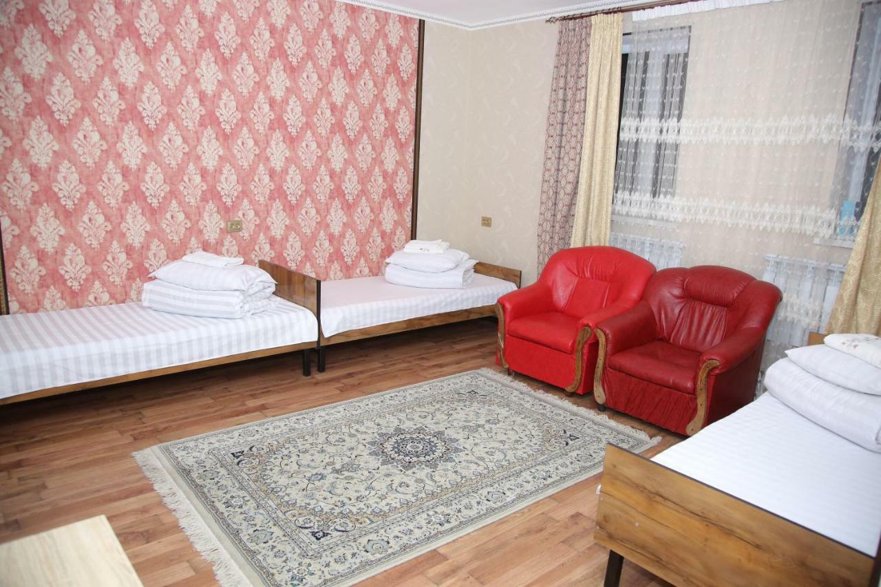 Medi Guest House Osh Buitenkant foto