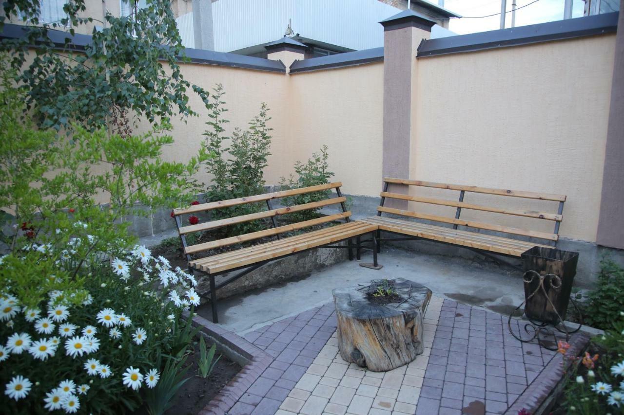 Medi Guest House Osh Buitenkant foto