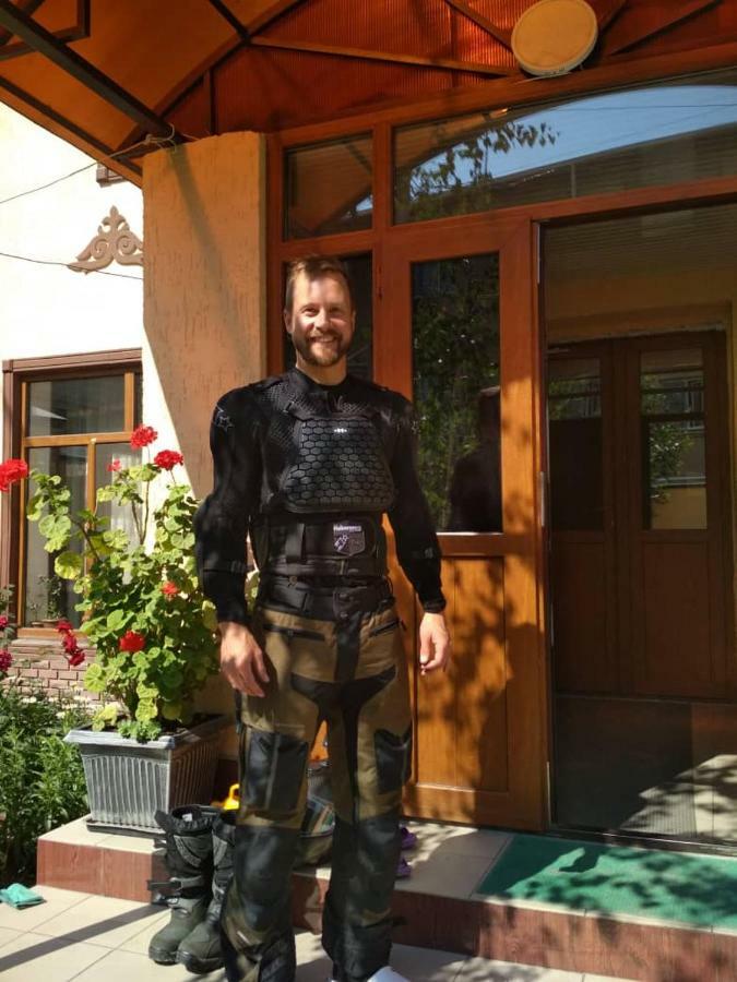 Medi Guest House Osh Buitenkant foto