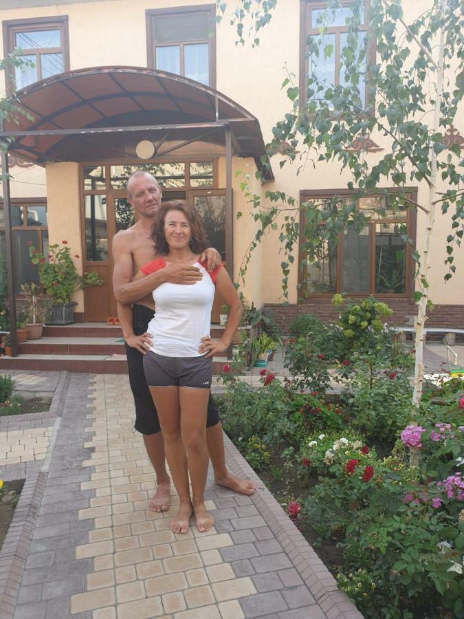 Medi Guest House Osh Buitenkant foto