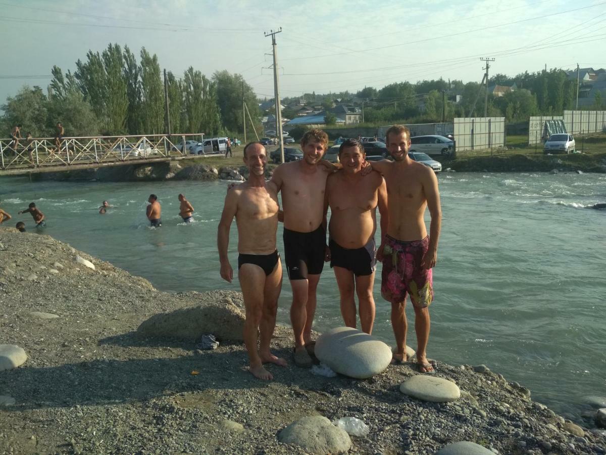 Medi Guest House Osh Buitenkant foto